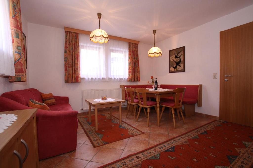 Landhaus Tschafein กัลเทือร์ ภายนอก รูปภาพ